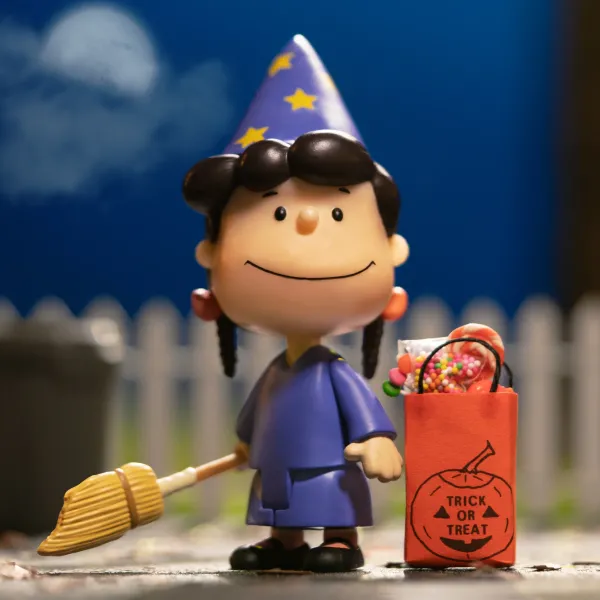 Super7 Peanuts Reaction Figure Wave 4 - Witch Violet| Peanuts
