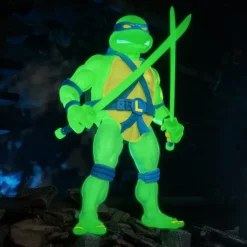 Super7 Teenage Mutant Ninja Turtles Ultimates! - Leonardo [Mutagen Ooze Glow]| Teenage Mutant Ninja Turtles